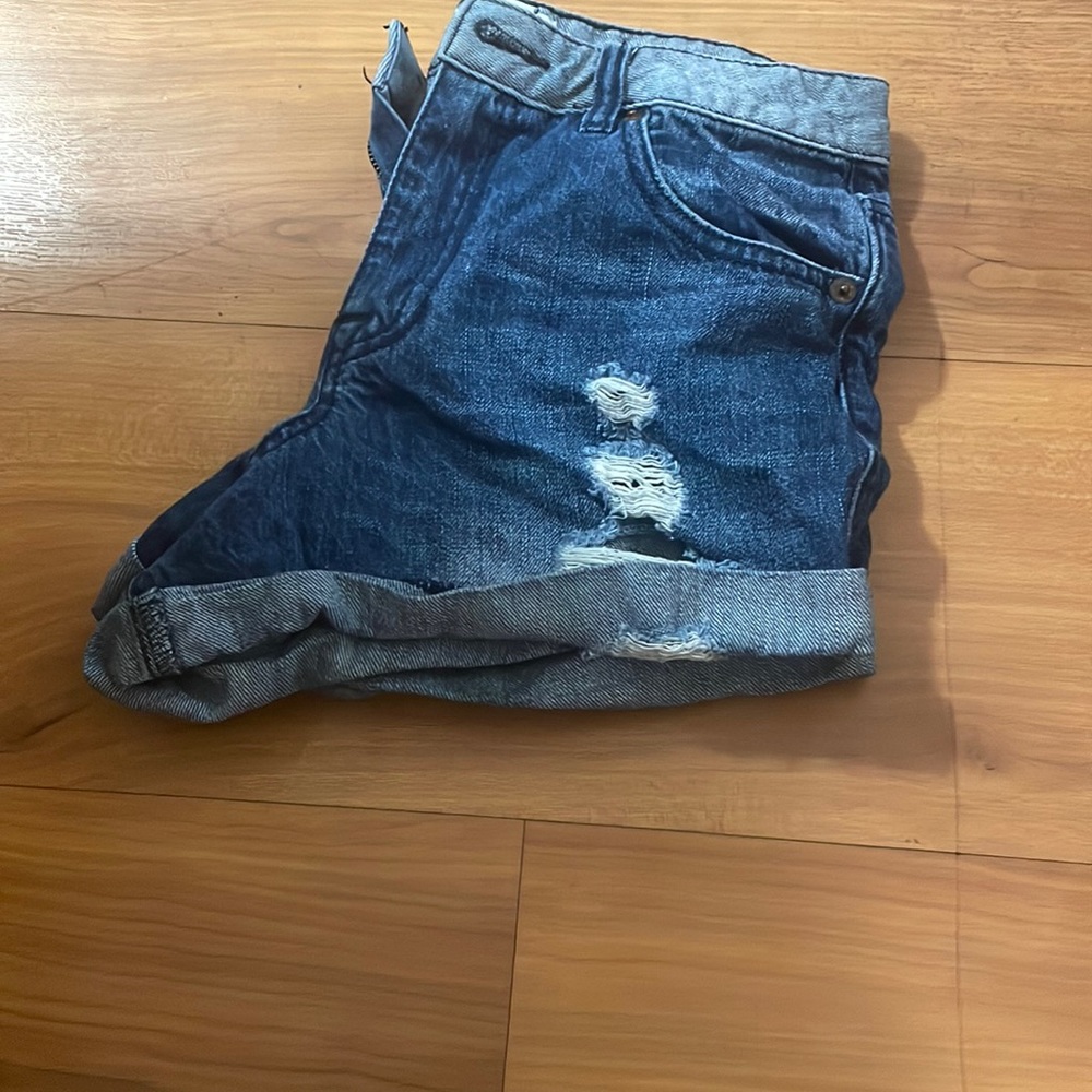 Distressed Forever 21 two tone blue shorts… size US 25